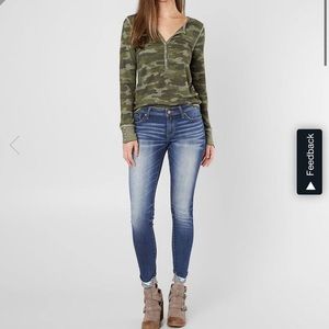 Buckle Black Skinnys